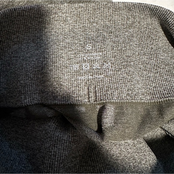 NVGTN Seamless Camo Shorts - Picture 3 of 5